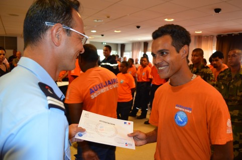 Lors de la remise des diplômes aux auxiliaires, la joie et la fierté se lisaient sur les visages.