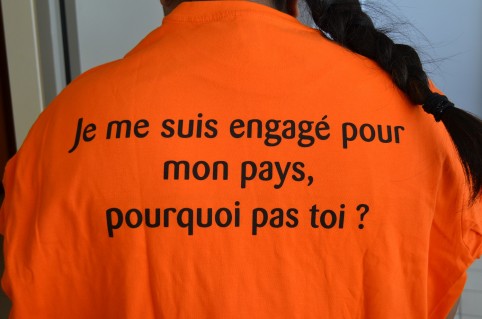 Le tee-shirt offert aux auxiliaires par le gouvernement.