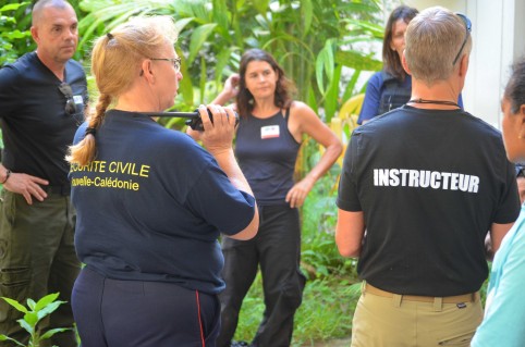 Briefing des équipes, quelques minutes avant le début d’un exercice.